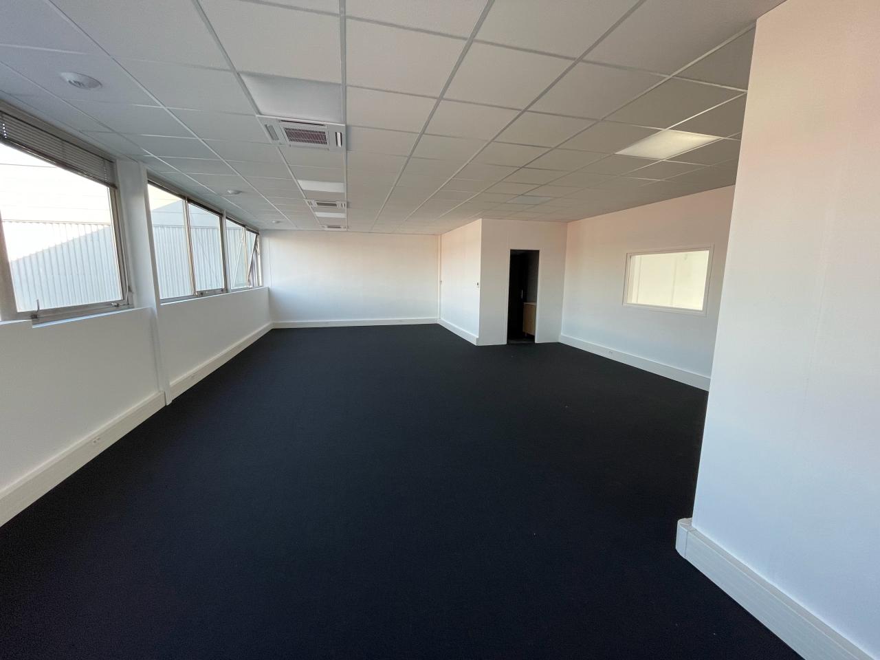 Local d'activité Bonneuil-sur-Marne 374m² Location local d'activité Bonneuil-sur-Marne Val-de-Marne OLACT2423813 4